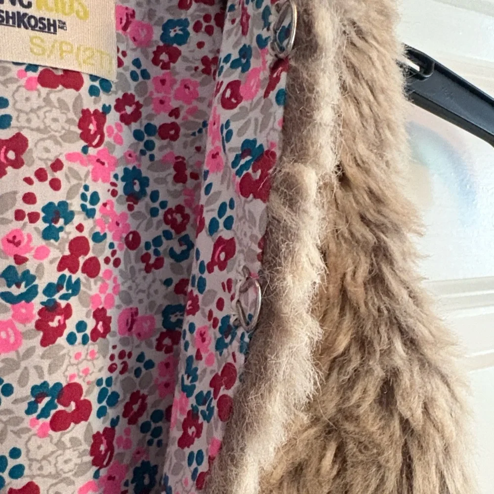 OshKosh B'gosh western look faux fur Floral Print Vest girls 2T